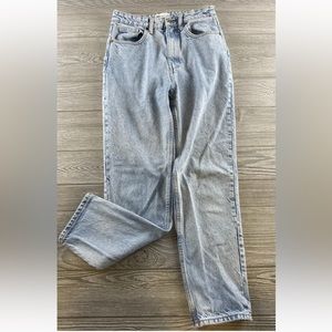 Zara Vintage Style Light Wash Blue Denim High Rise Leg Mom Jeans Size 4